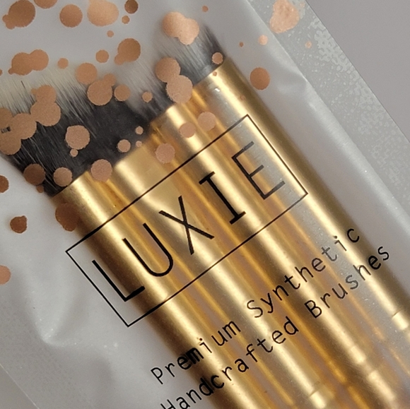 LUXIE 4PC Makeup Brush Set Eyeshadow Cosmetics Gold Glitter NEW Cruelty Free - Picture 1 of 4